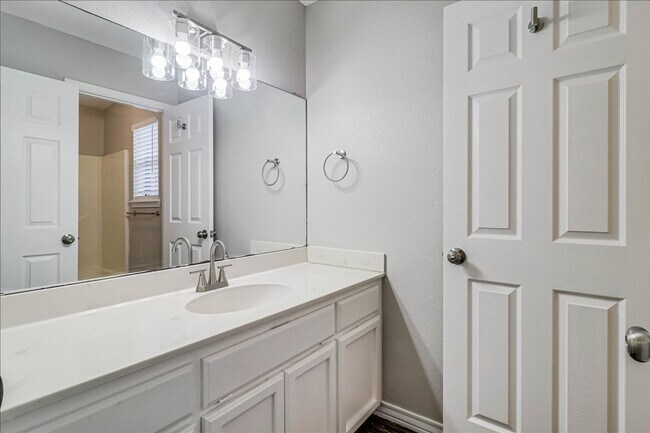 Building Photo - 10833 Grand Teton Dr