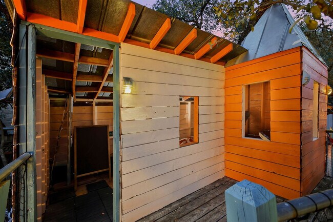 Building Photo - 2915 Quail Oak St