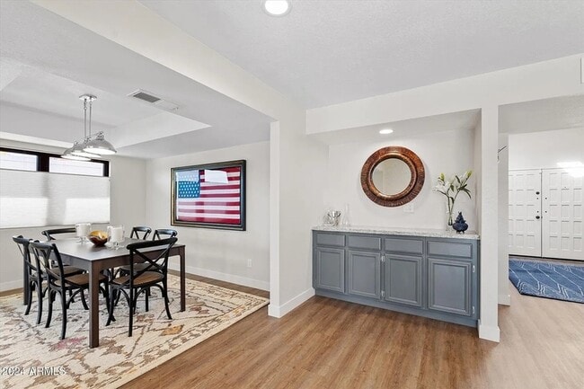 Building Photo - 8175 E Del Cuarzo Dr