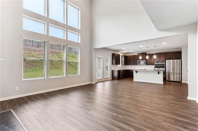 Building Photo - 5530 Mirror Lake Dr