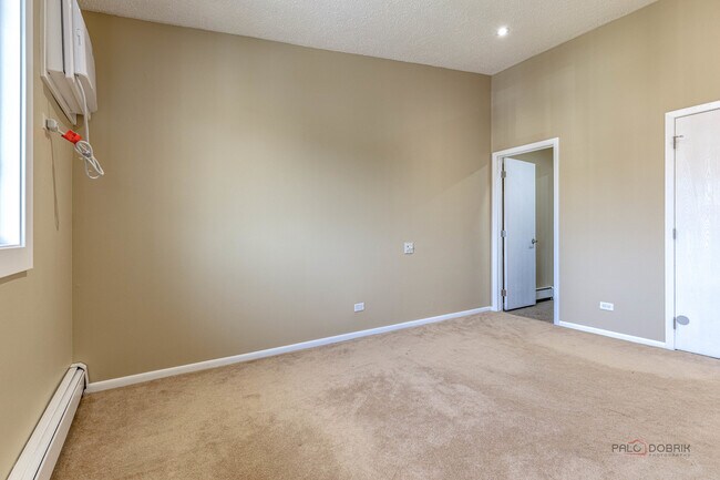 Building Photo - 4 Echo Ct
