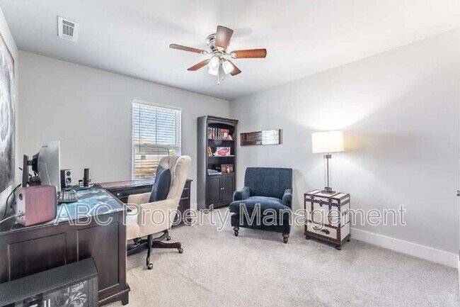 Building Photo - 5217 S 65th Pl