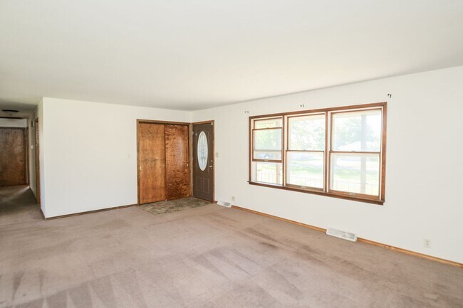 Building Photo - 3 bed 2 bath home in Wheeler