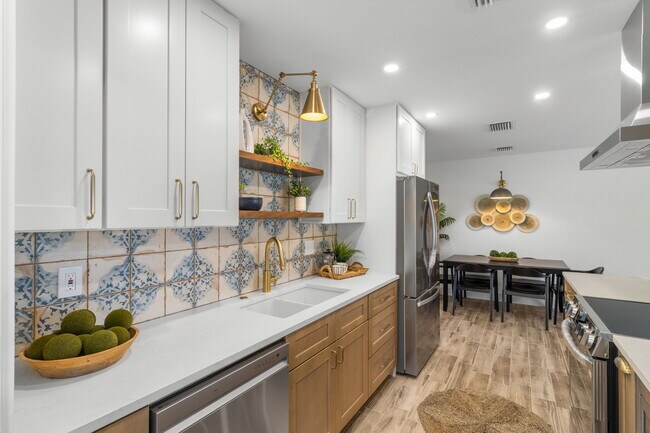 Building Photo - 3621 Searobin Dr SE