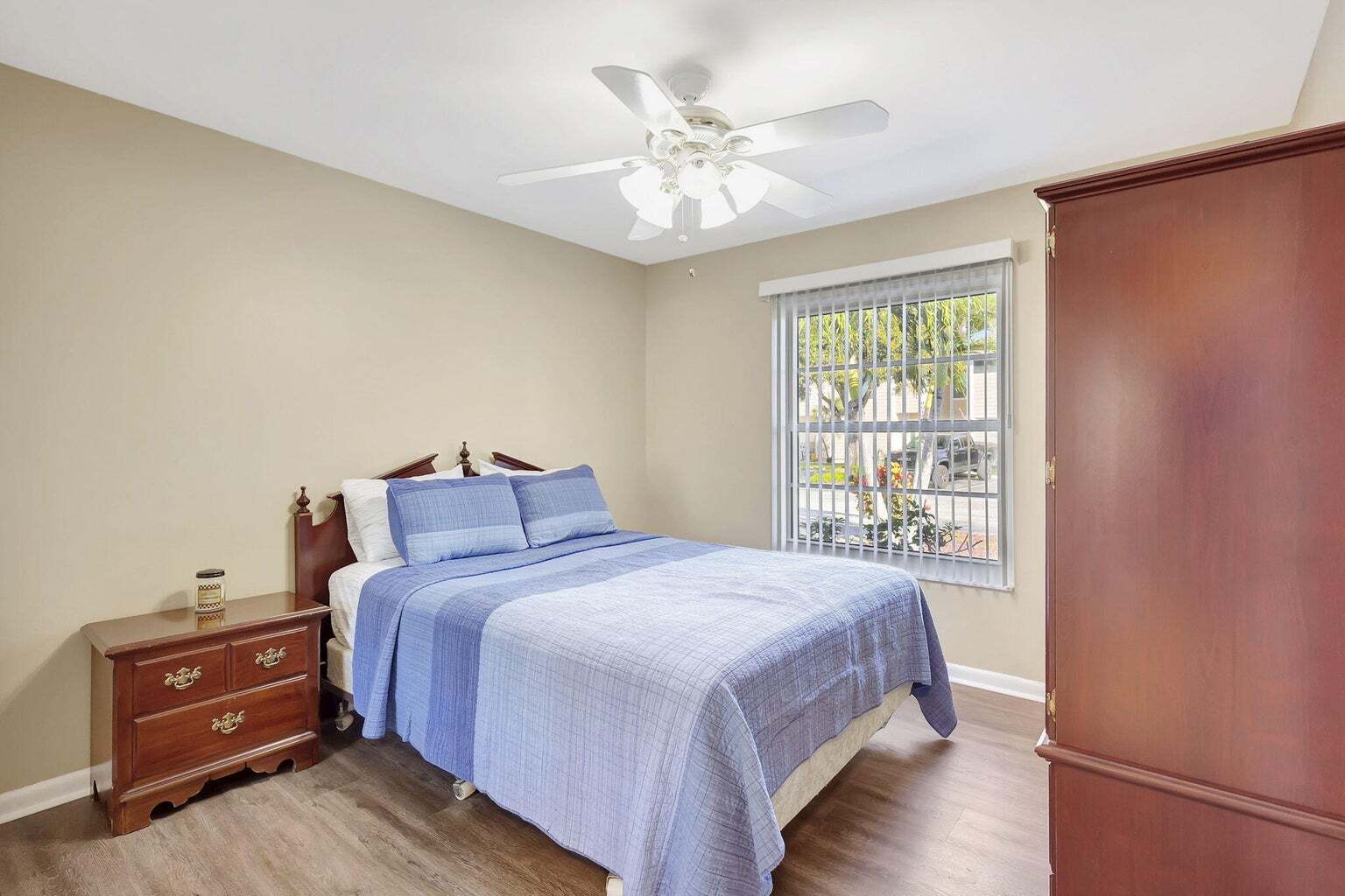 Building Photo - 602 Lakewood Dr