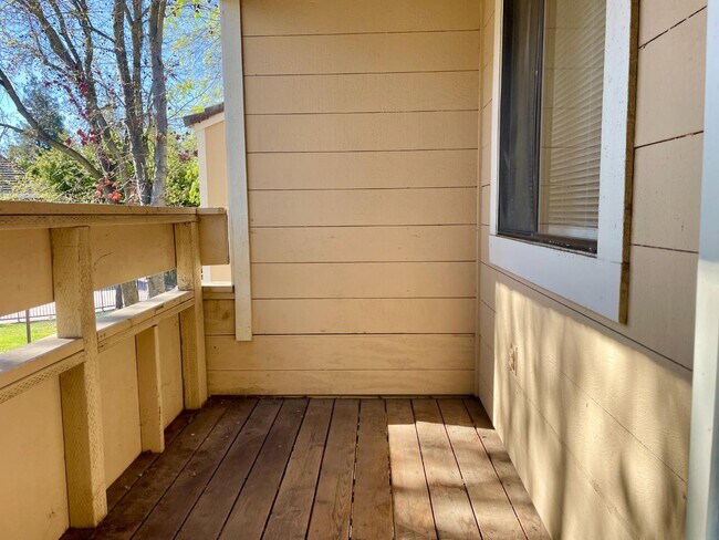 Building Photo - 1645 Pyrenees Ave