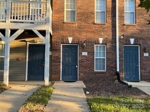 Building Photo - 113 Steam Engine Dr