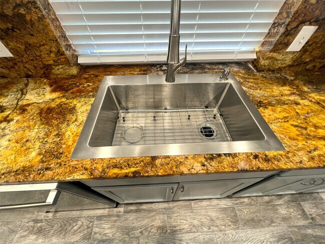 Building Photo - 7206 N Fawn River Cir