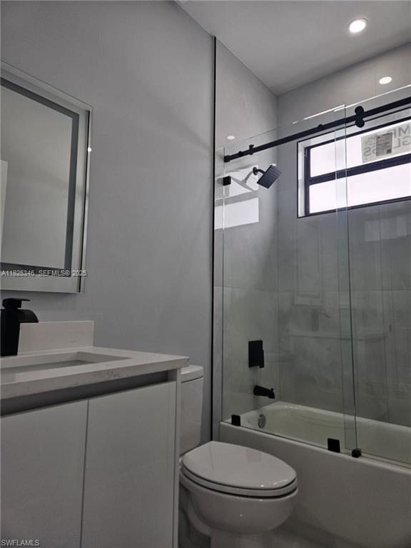 Building Photo - 386 BELL Blvd S