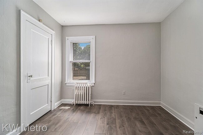 Building Photo - 508 Parkdale Ave