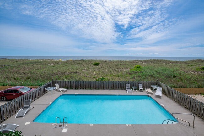 Building Photo - OFF-SEASON FURNISHED RENTAL