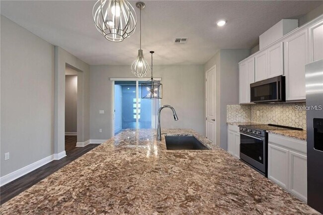 Building Photo - 7055 Carrickbend Ln