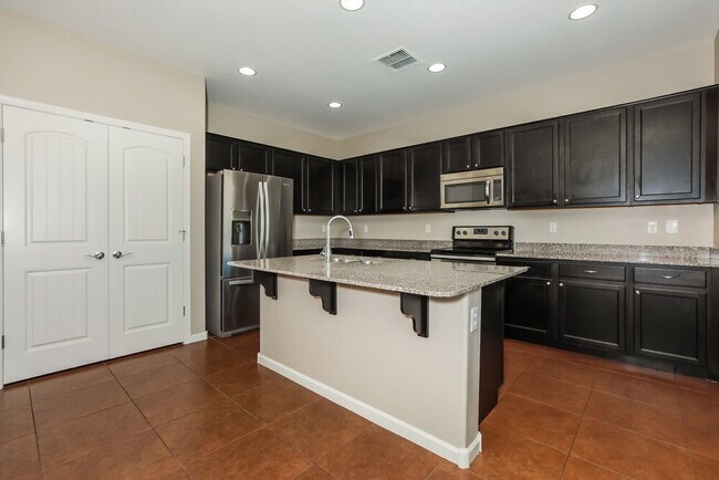 Building Photo - 8616 E Lobo Ave