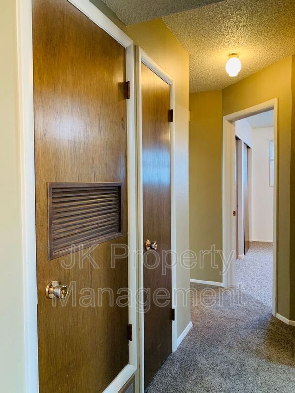 Building Photo - 4236 Central Ave