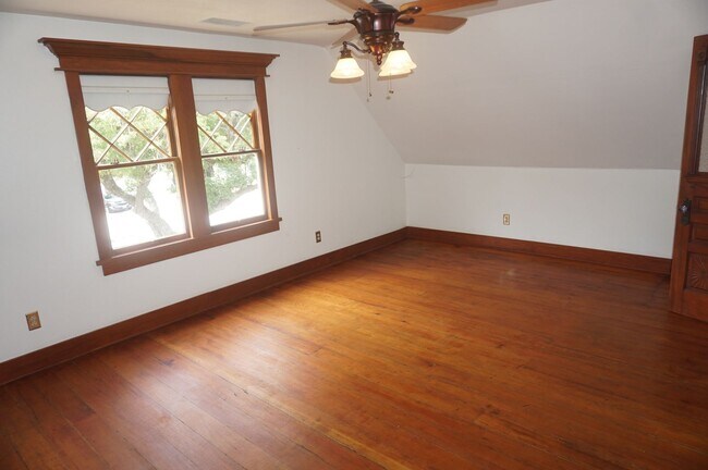 Building Photo - Stunning Historical Home in Old Towne Orange Near Chapman University