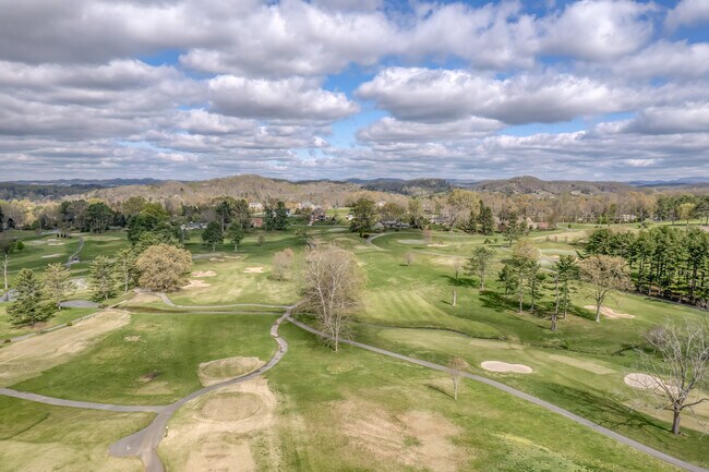 Building Photo - 319 Monroe Dr