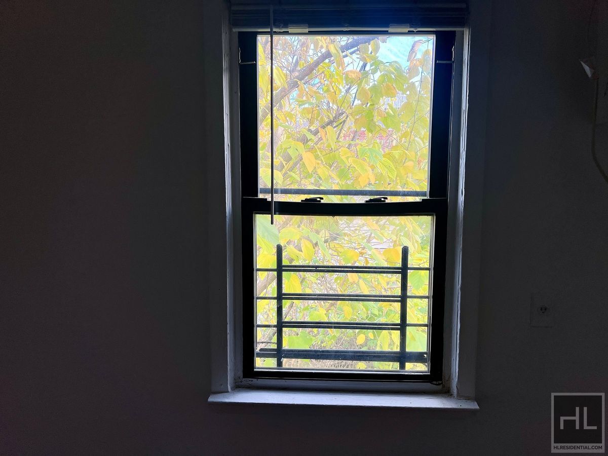 Building Photo - 9506 Avenue L