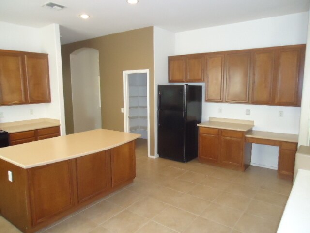 Building Photo - Great 4/3 house for rent in gated communit...
