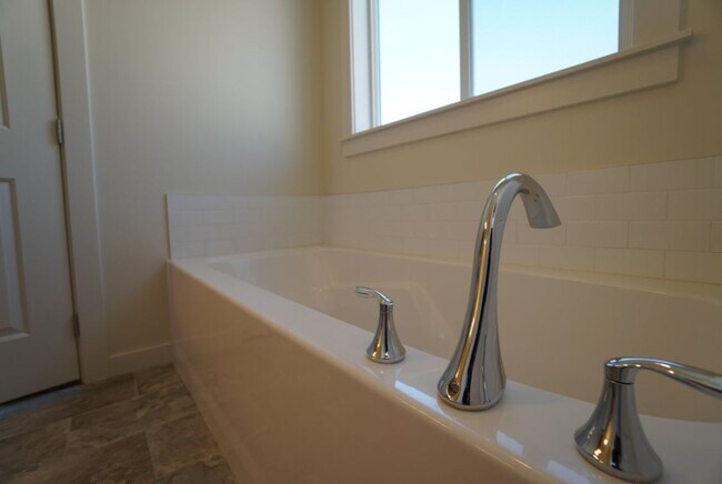 Building Photo - 3551 N Tansy Pl