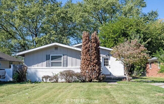 Primary Photo - 330 Hugo St