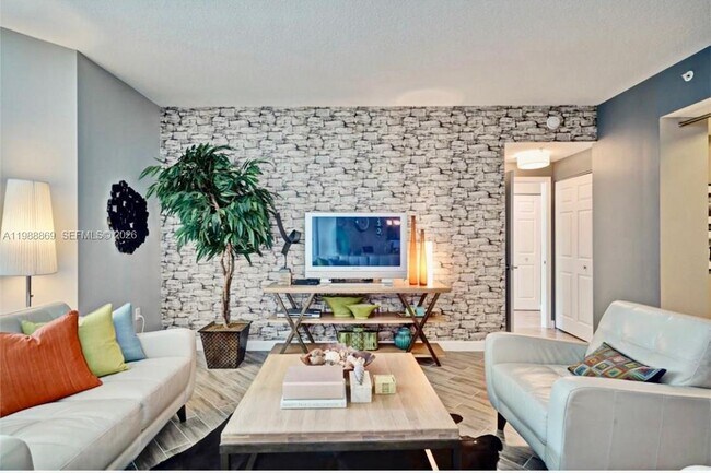 Building Photo - 140 S Dixie Hwy