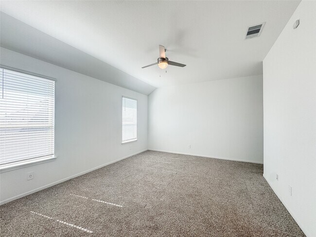 Building Photo - 519 Newcomb Holw Dr