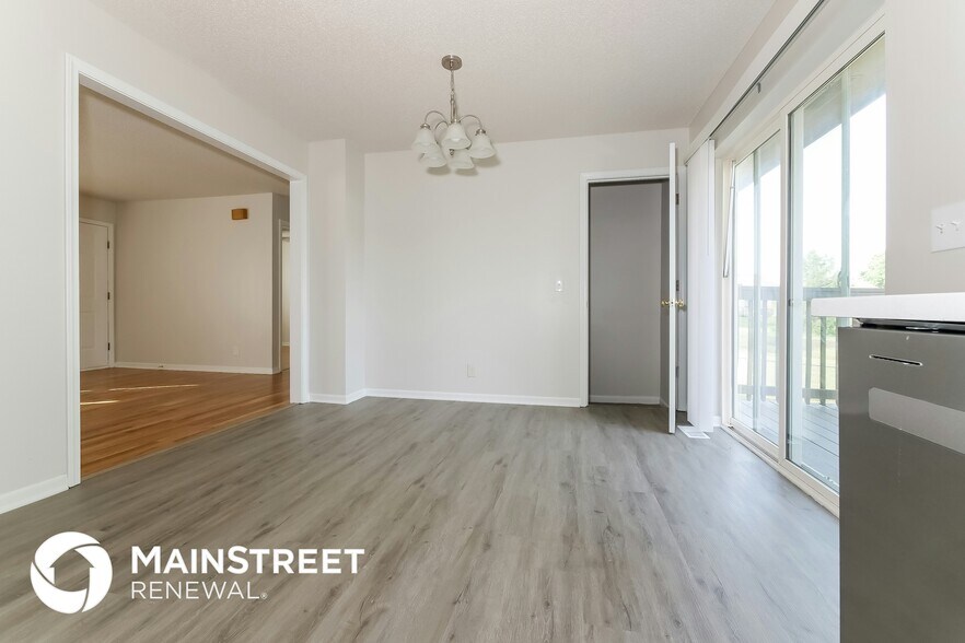 Building Photo - 406 Brookside Cir