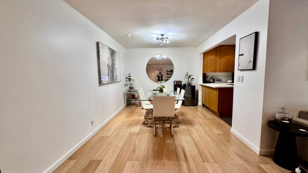 Building Photo - 645 Westmount Dr
