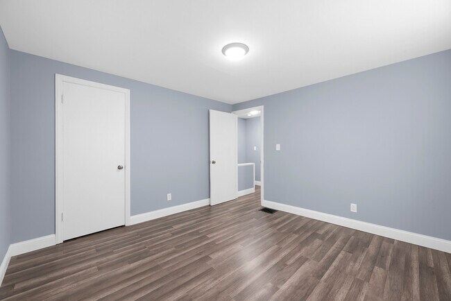 Building Photo - 1208 E 26th Ave