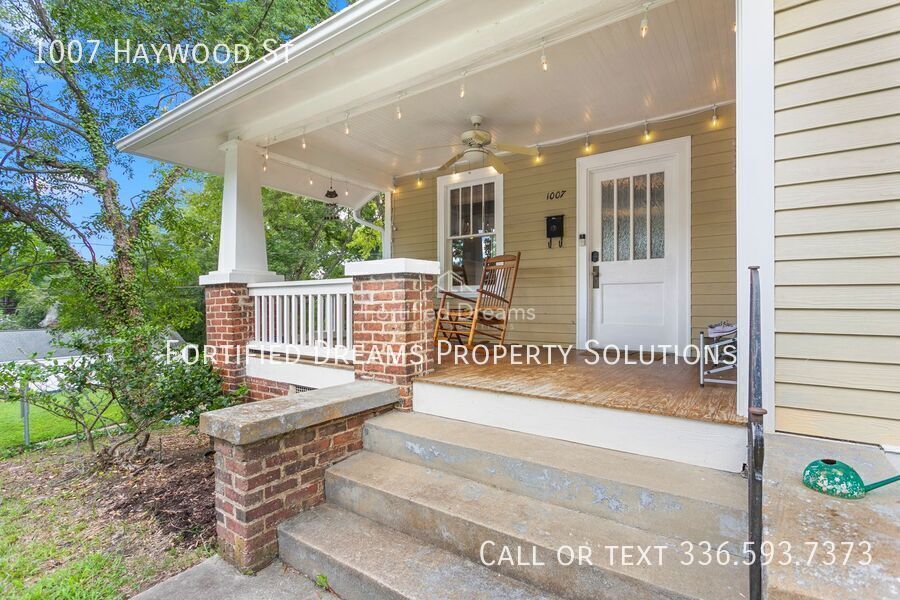 Building Photo - 1007 Haywood St