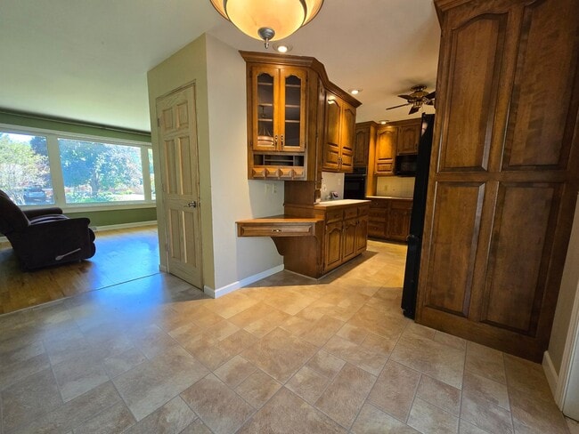 Building Photo - 2 Bedroom Home in Normal