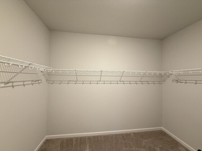 Building Photo - 1923 Westfall Lndg