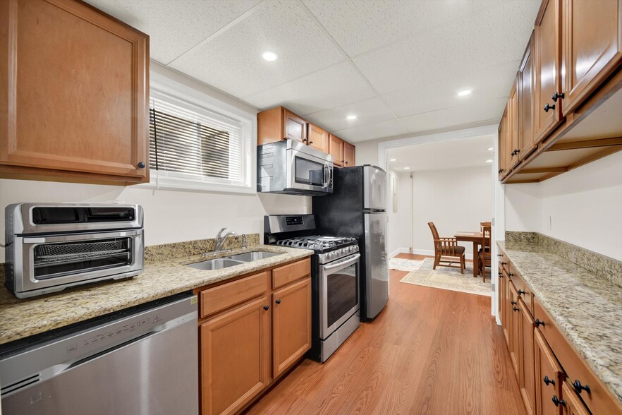 Building Photo - 5119 Niagara Pl