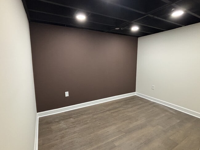 Building Photo - 5055 Adams St