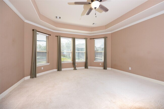 Building Photo - 6743 Honeycrest Lane