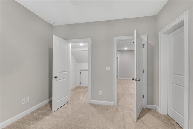 Building Photo - 427 Retreat Ln
