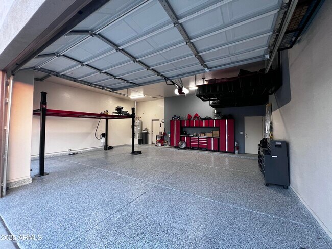 Building Photo - 7637 E Tasman Cir