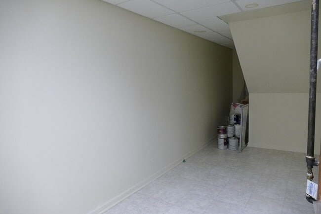 Building Photo - 2052 Spice Cir
