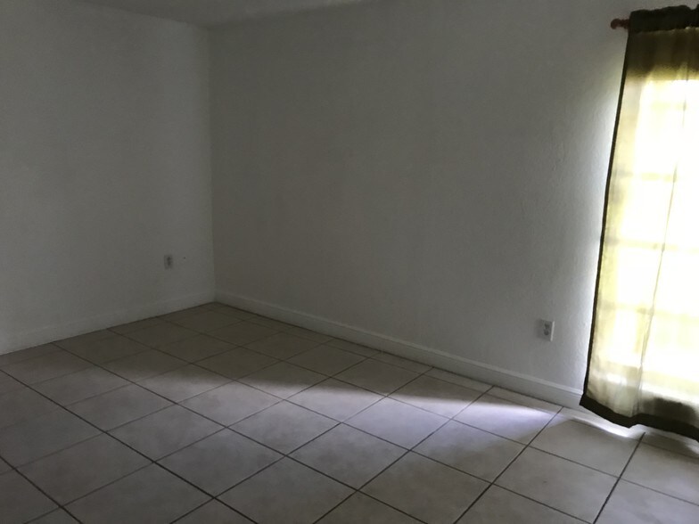 Building Photo - 9445 SW 76th St