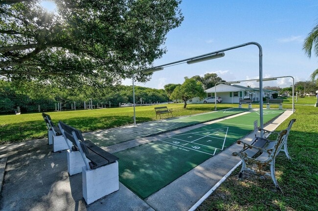 Building Photo - 1004 Stillwater Dr