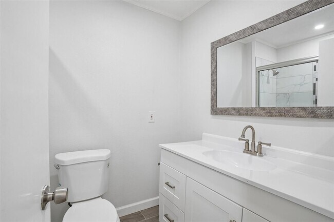 Building Photo - 546 Orange Dr