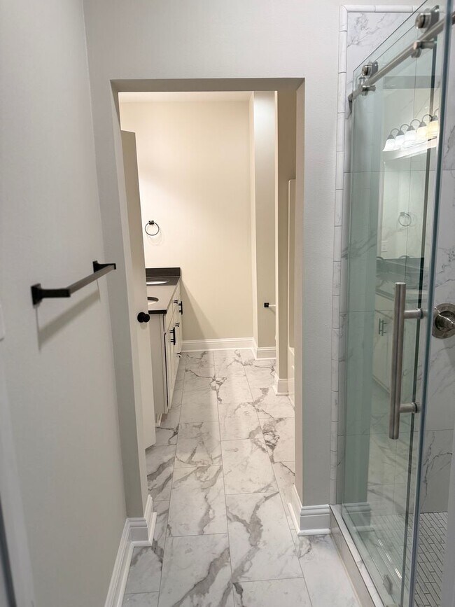 Building Photo - Beautiful 3BR / 2.5BA Townhouse Just 4 Miles from LSU!  Cottages at University Villas