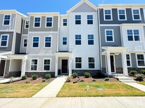 Building Photo - 4 Bedroom 3.5 Bath for Rent