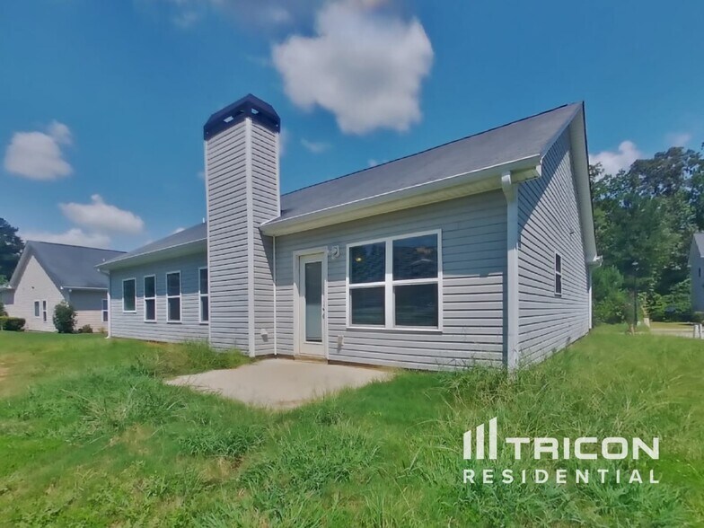 Building Photo - 504 Cole Creek Dr