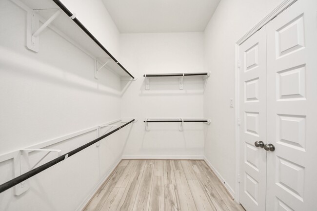 Building Photo - 6707 Regatta Park Ln