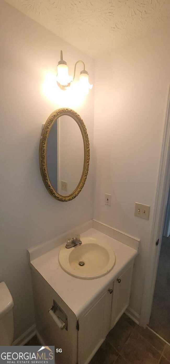 Building Photo - 399 Thomas Downs Way