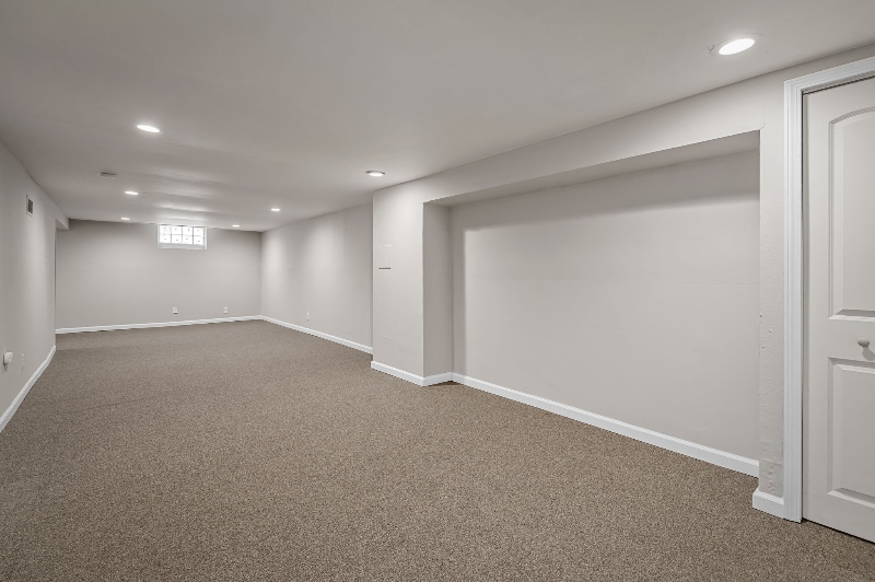 Building Photo - 807 Thomas Ave