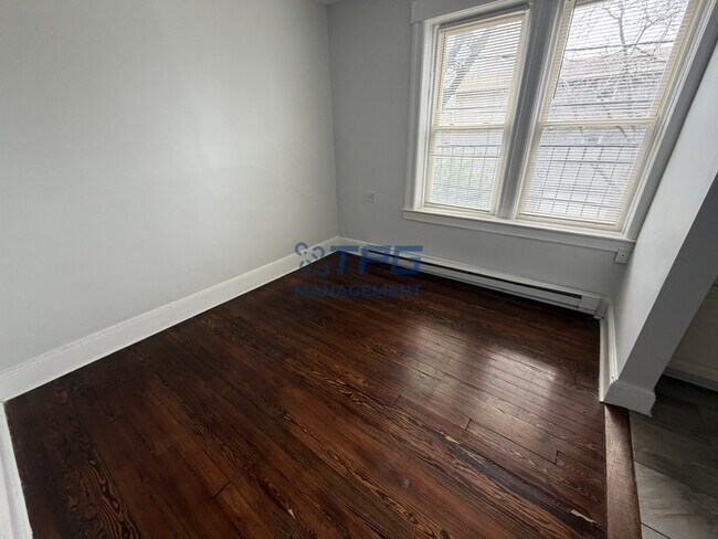 Building Photo - 265 Avenue B