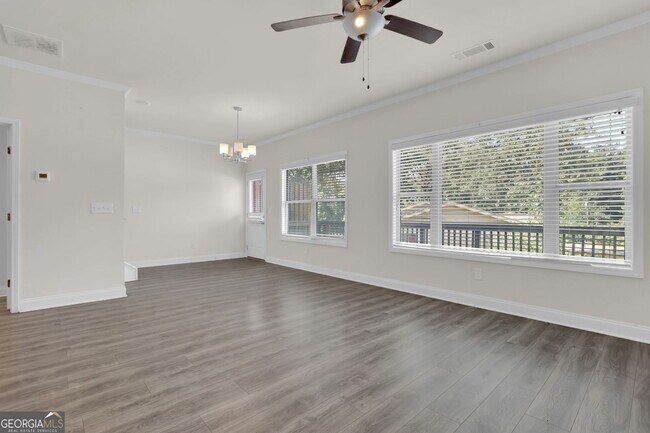 Building Photo - 232 Cashes Dr