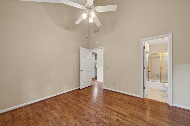 Building Photo - 1050 Cupp Ln